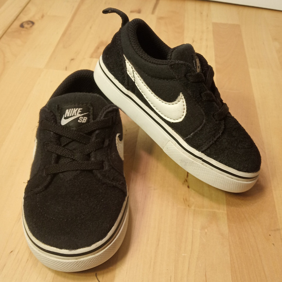 nike skate shoes kids